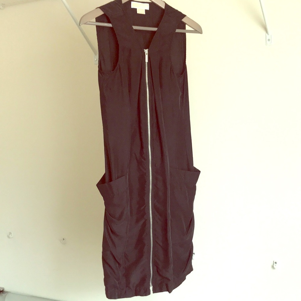 Beautiful front zipper Michael Kors dress